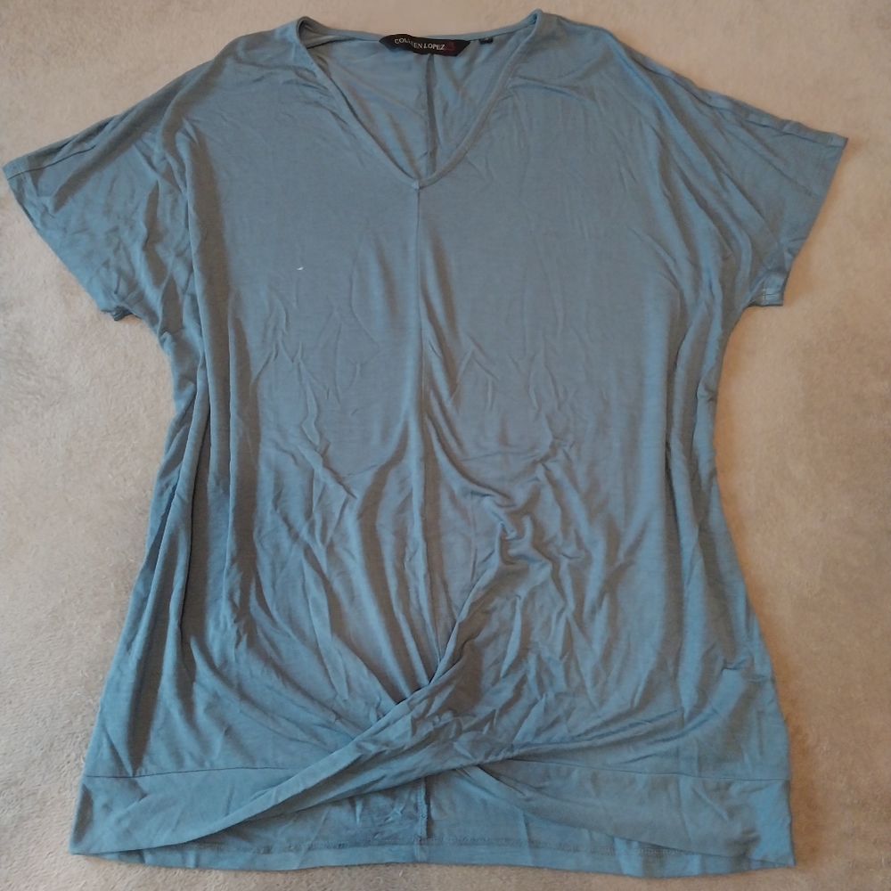 Colleen Lopez blue top size M